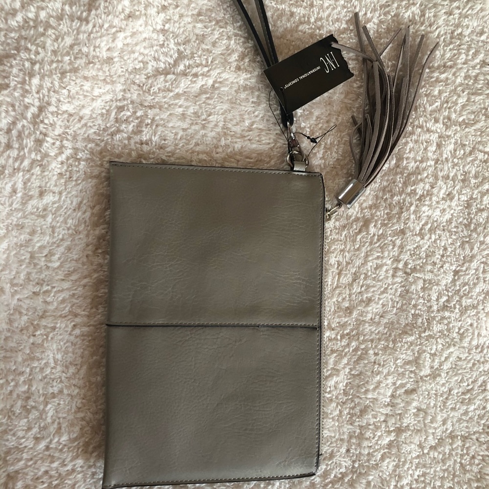 INC Molly clutch